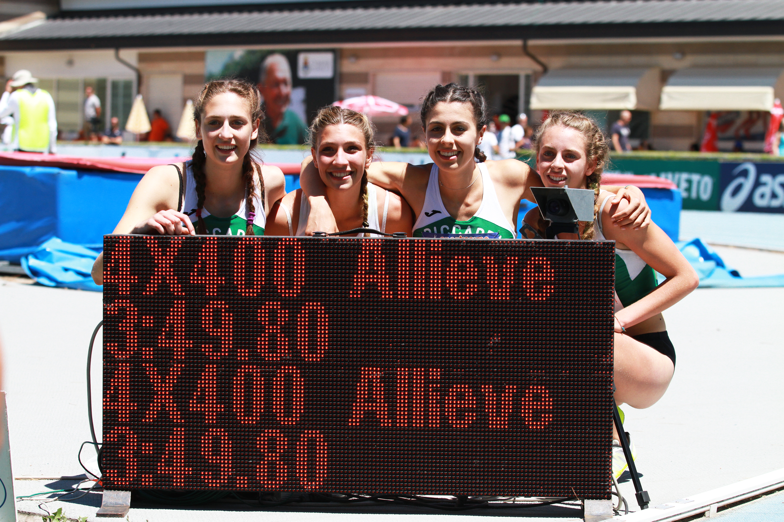 4x400 Riccardi Allieve record Rieti2017 tabellone