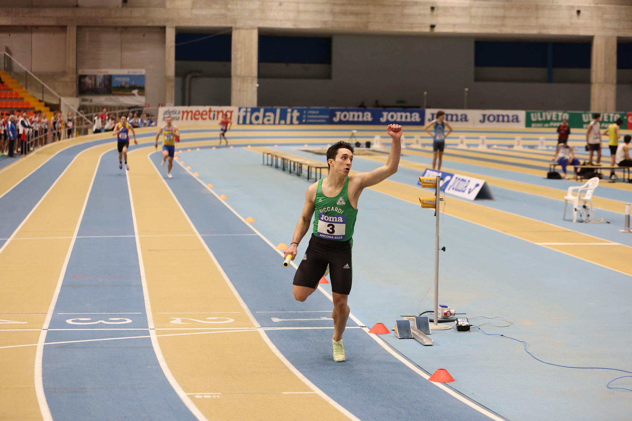 Mattia Arnaboldi Ancona 2023 arrivo 4x200